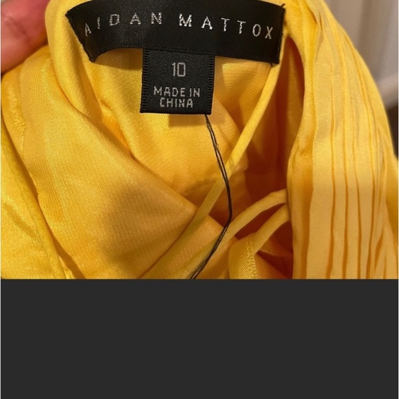 Yellow Aidan Mattox Chiffon Gown, size 10 - Picture 6 of 7